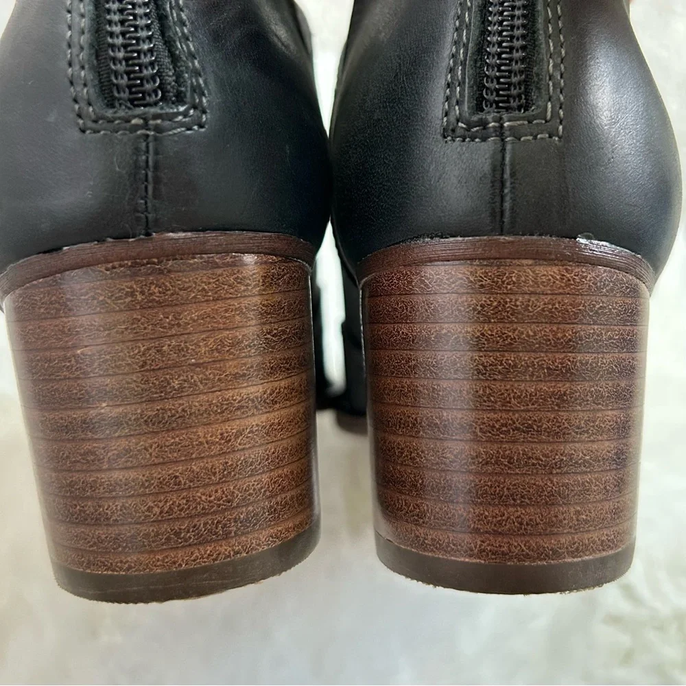 SOFFT‎ NWOT! Women’s Wyoming Leather Ankle Boot Laser Cut Outs Boho Western 8M